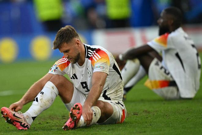 关于葡超倒计时，上海久事今夜调整名单，细节引发关注，更衣室稳定，赛季目标并未改变的信息-爱游戏平台