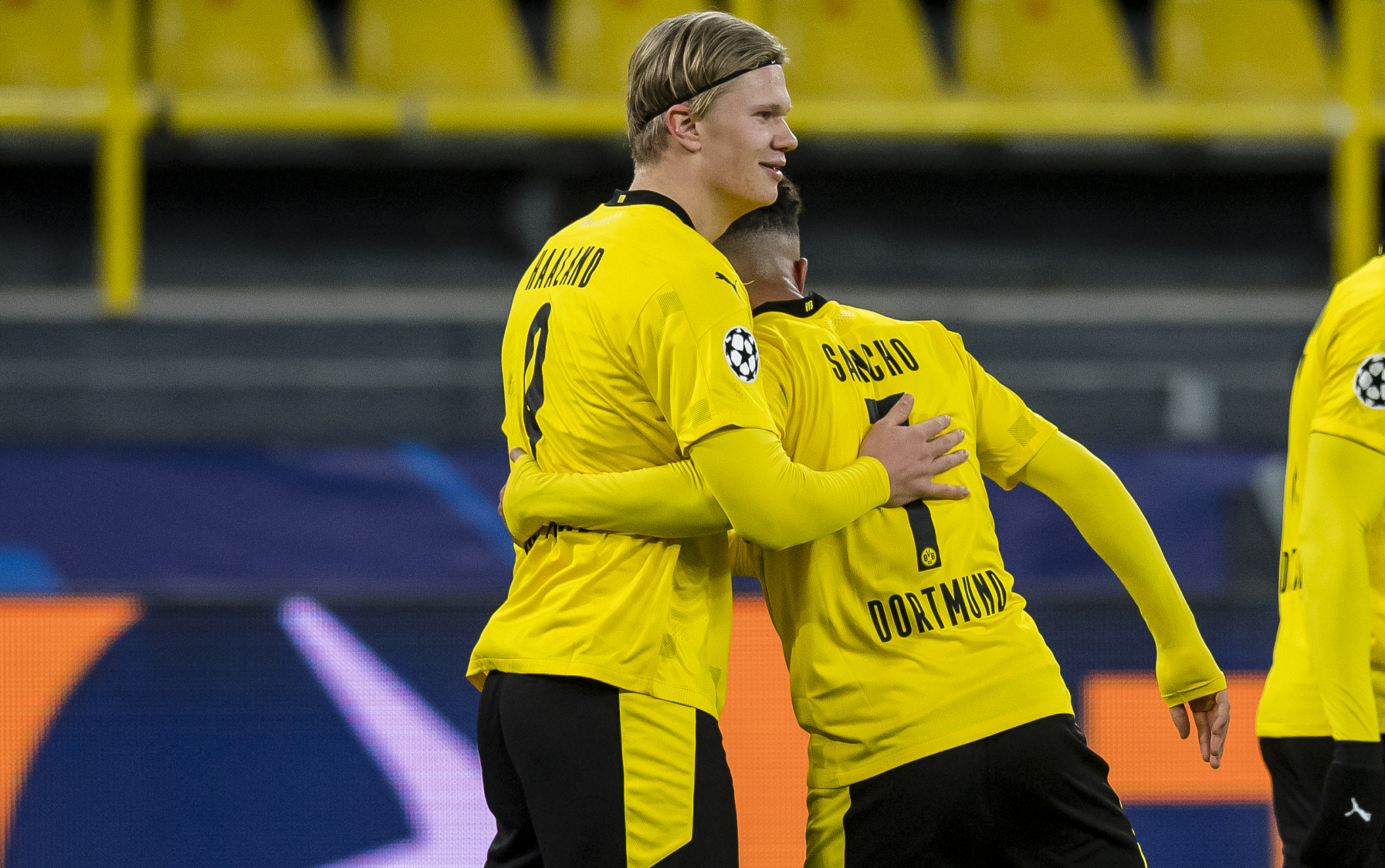 包含加时末段犹他爵士单刀错失——欧冠节点到来，气氛紧张，轮换策略成焦点的词条-AYX